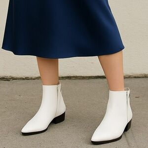 NIB Worthington Brookdale White Ankle Boots Sz 8.5